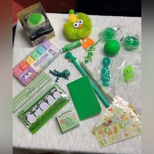 💚 Kids Green Stationery and Toy Set